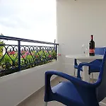 克里斯蒂安娜公寓酒店 4*