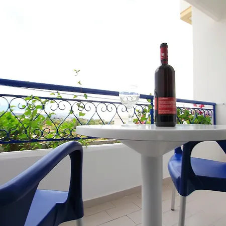 Christiana Aparthotel 2*