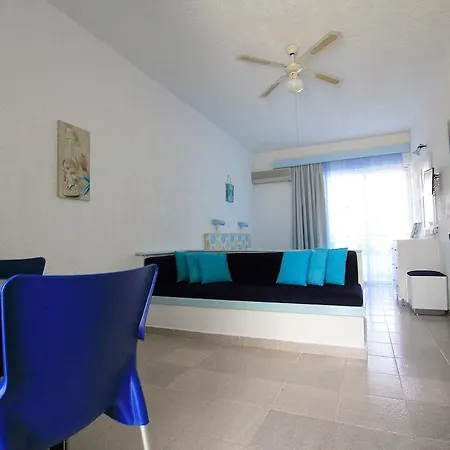 Christiana מלון דירות גנאדי