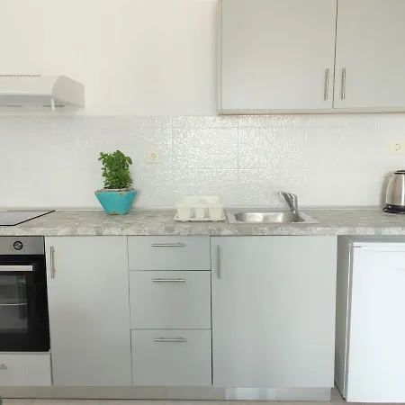 Apartmanhotel Christiana Jenádi