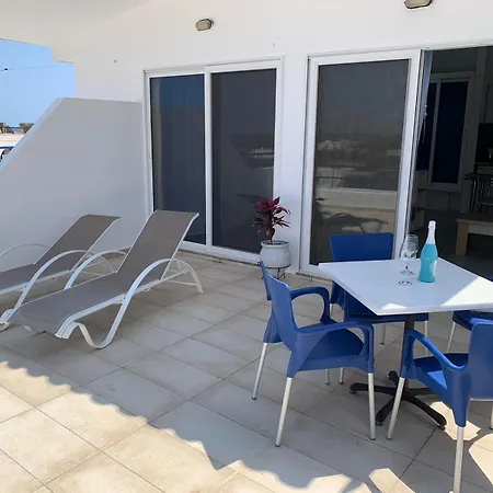 Christiana מלון דירות גנאדי