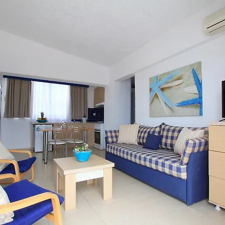 Apartmanhotel Christiana Jenádi