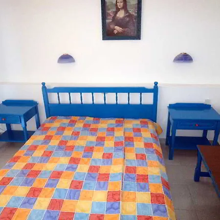 χριστιάνα Ξενοδοχείο με διαμερίσματα 4*