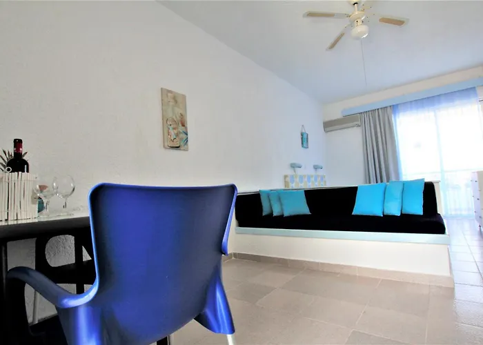 Christiana Apart Otel Gennadi