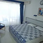 克里斯蒂安娜公寓酒店 4* 根纳迪