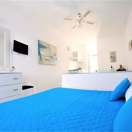 Christiana Ξενοδοχείο με διαμερίσματα Γεννάδι