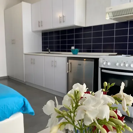 Ξενοδοχείο με διαμερίσματα Christiana Γεννάδι